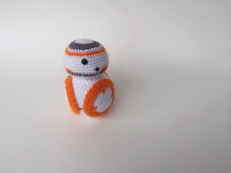 BB-8 Crochet Pattern - Knot Bad